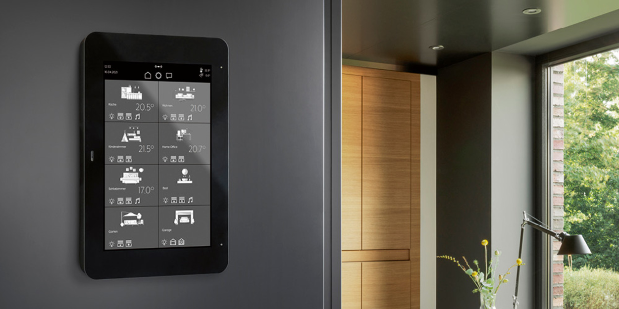 JUNG Smart Panel 8 bei Elektro Börner GmbH in Themar